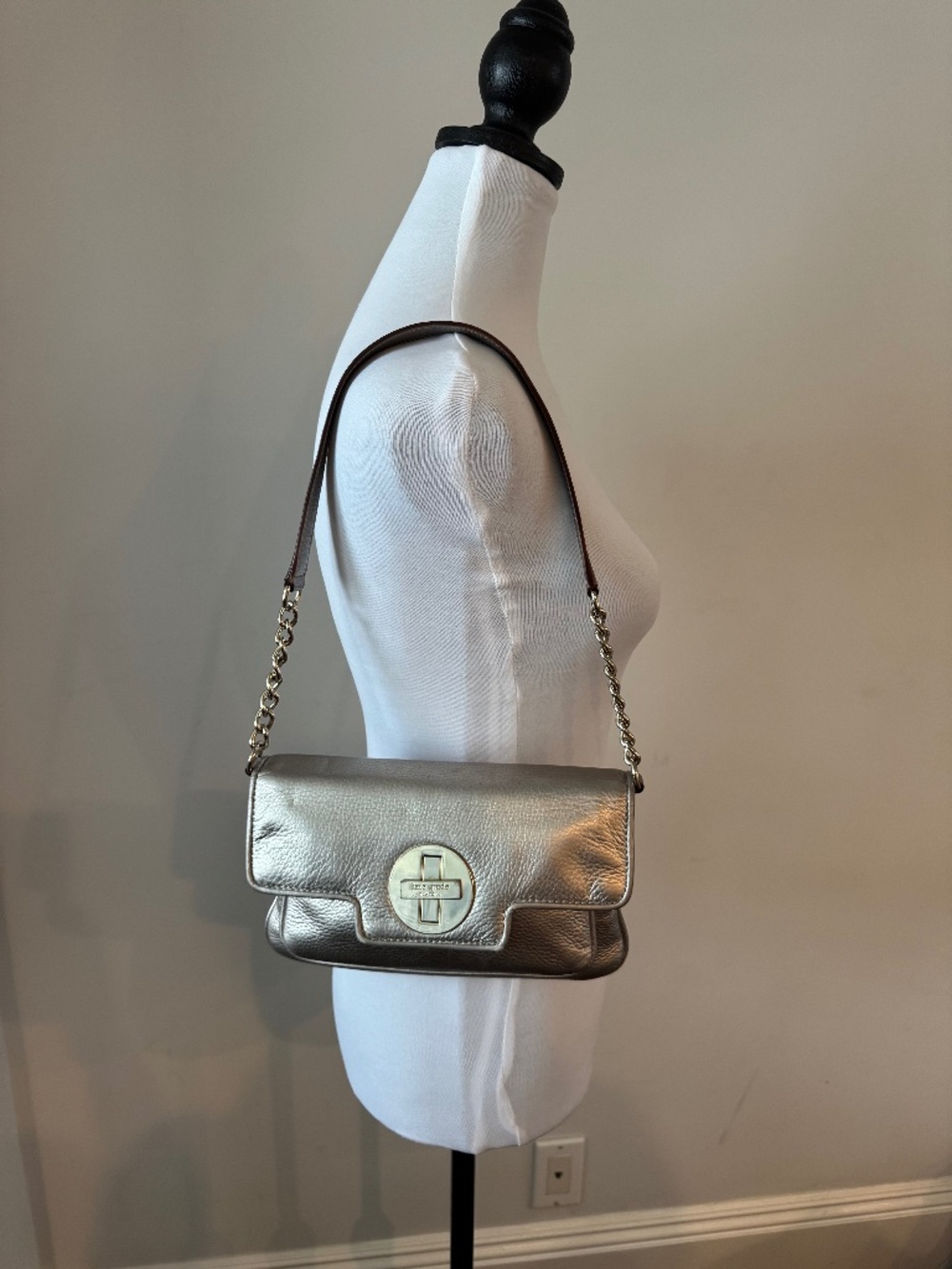 Kate Spade New York silver metallic leather shoulder bag with chain strap